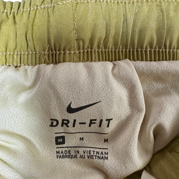 Nike Dri-FIT Tempo Running Shorts Yellow Green Women’s Size M - Picture 5 of 5